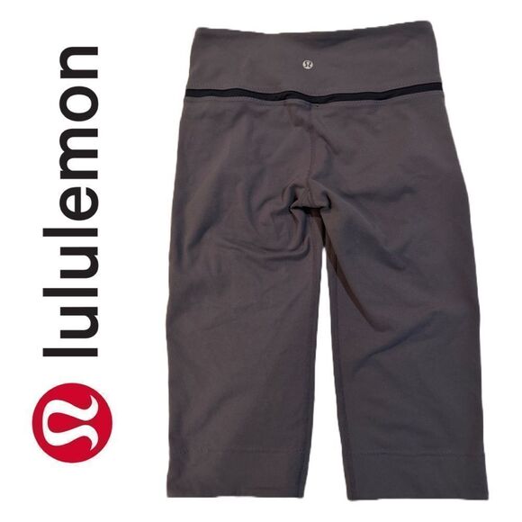 lululemon Athletica Gray and Black Crop Leggings -‎ Size 6 - Picture 2 of 2
